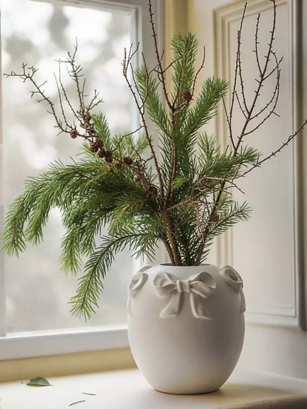 Anthropologie Clara Bow Sculpted Vase